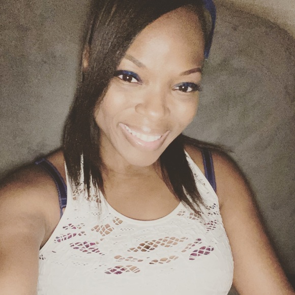 Meet your Posher, Myrah - Picture 2 of 8